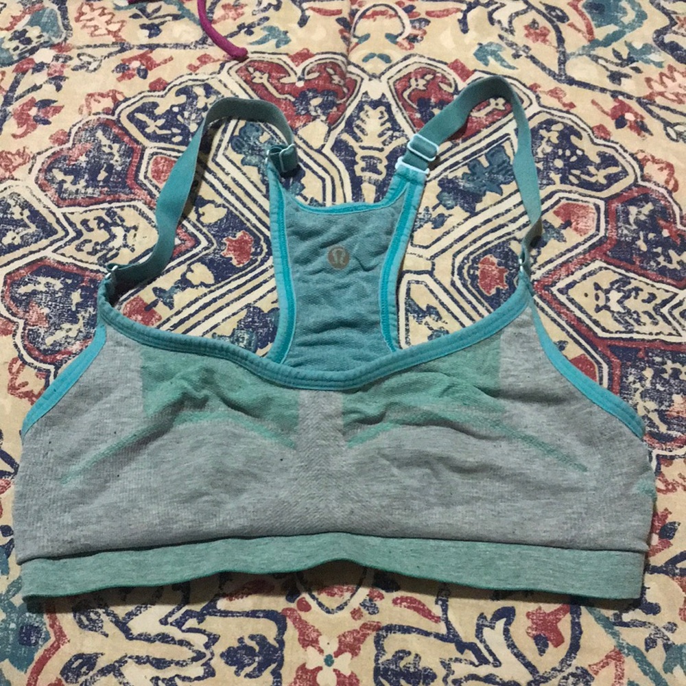 Lululemon Sports Bra sz Medium